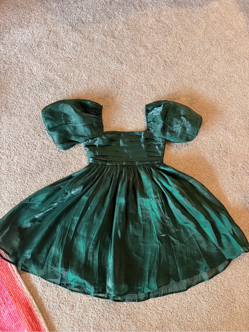 entro Emerald Green Puff-Sleeve Party Dress